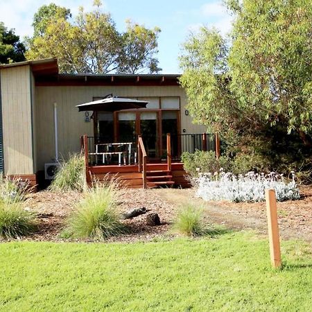Rural 5 Star Villa'S With Resort Amenities Cowes Exteriör bild