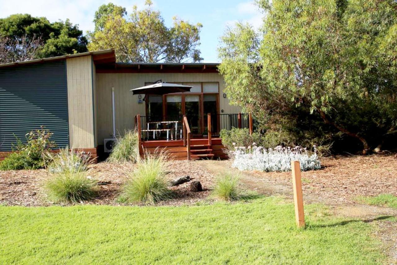 Rural 5 Star Villa'S With Resort Amenities Cowes Exteriör bild