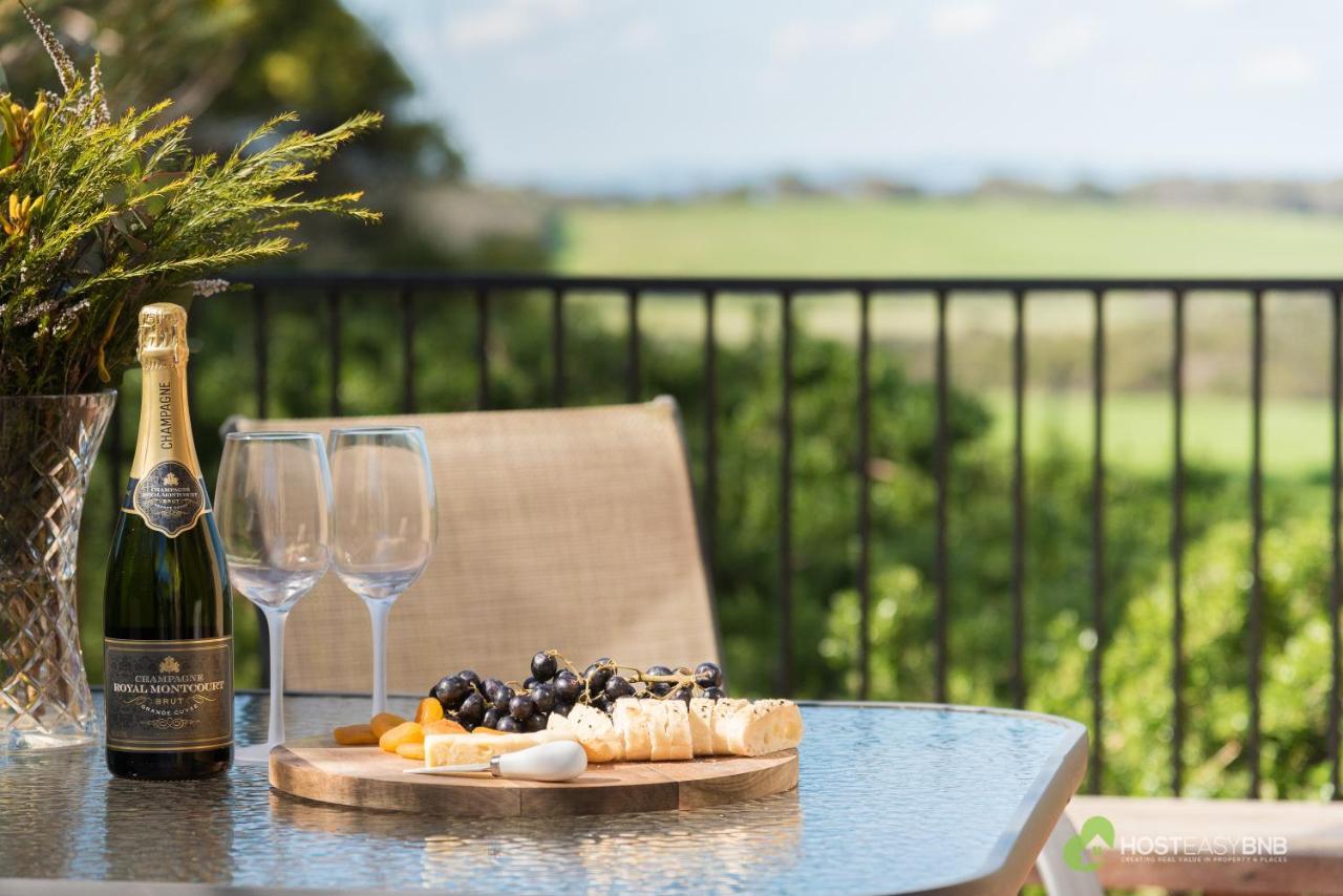 Rural 5 Star Villa'S With Resort Amenities Cowes Exteriör bild