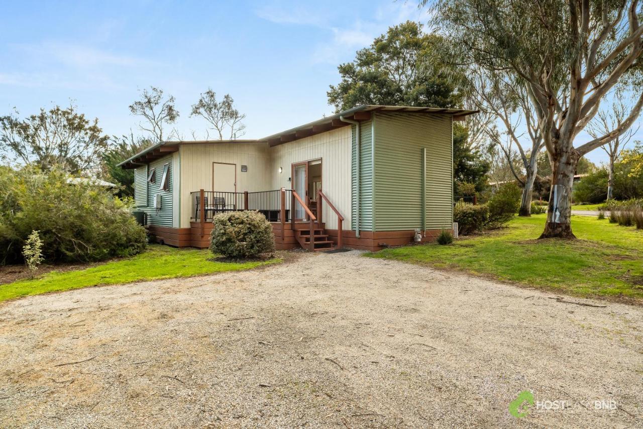 Rural 5 Star Villa'S With Resort Amenities Cowes Exteriör bild